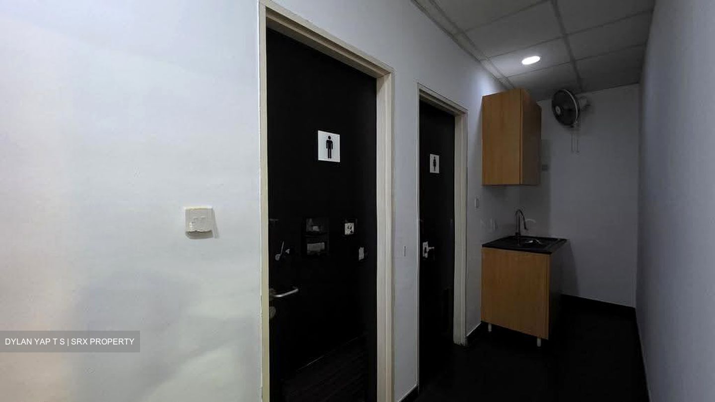T5 @ Tampines (D18), Factory #632855631